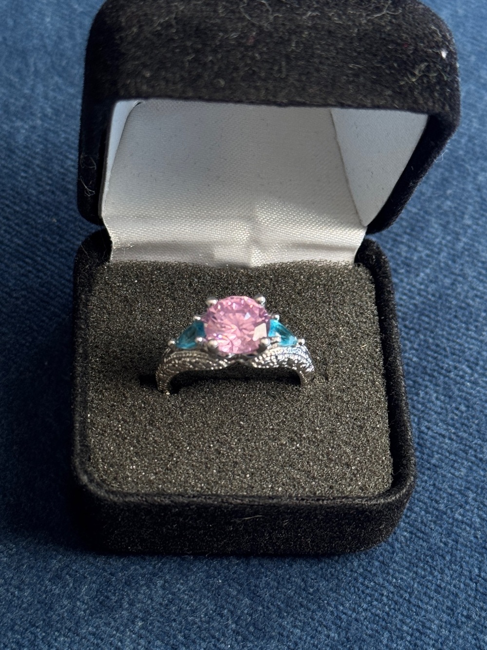925 Sterling Silver Pink and Blue Stone Women’s engagement ring Size 6‎